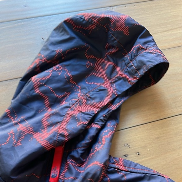 Boys North Face zip up fleece lined jacket . No tears or snags - Picture 4 of 7